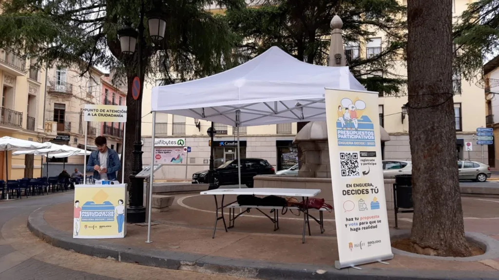 Estand de la campaña a pie de calle